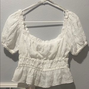 White puff shoulder crop top